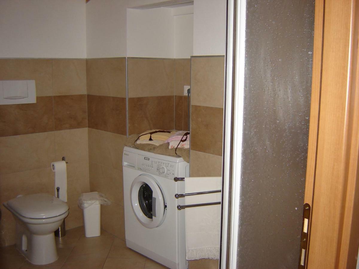 ガヴァルドA 7 Km Da Salo' Casa Del Sole Mansardaアパートメント エクステリア 写真